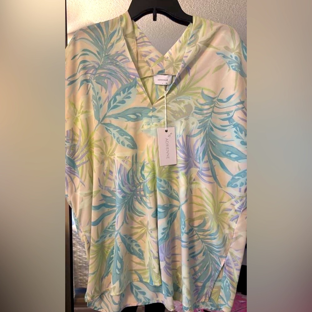 women’s nwt blouse